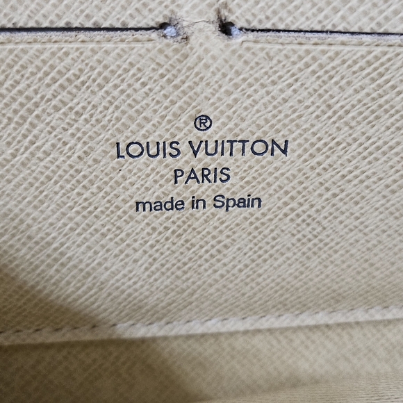 ❌SOLD❌ 🤍Louis Vuitton Damier Azur Zippy🤍 - Picture 12 of 14